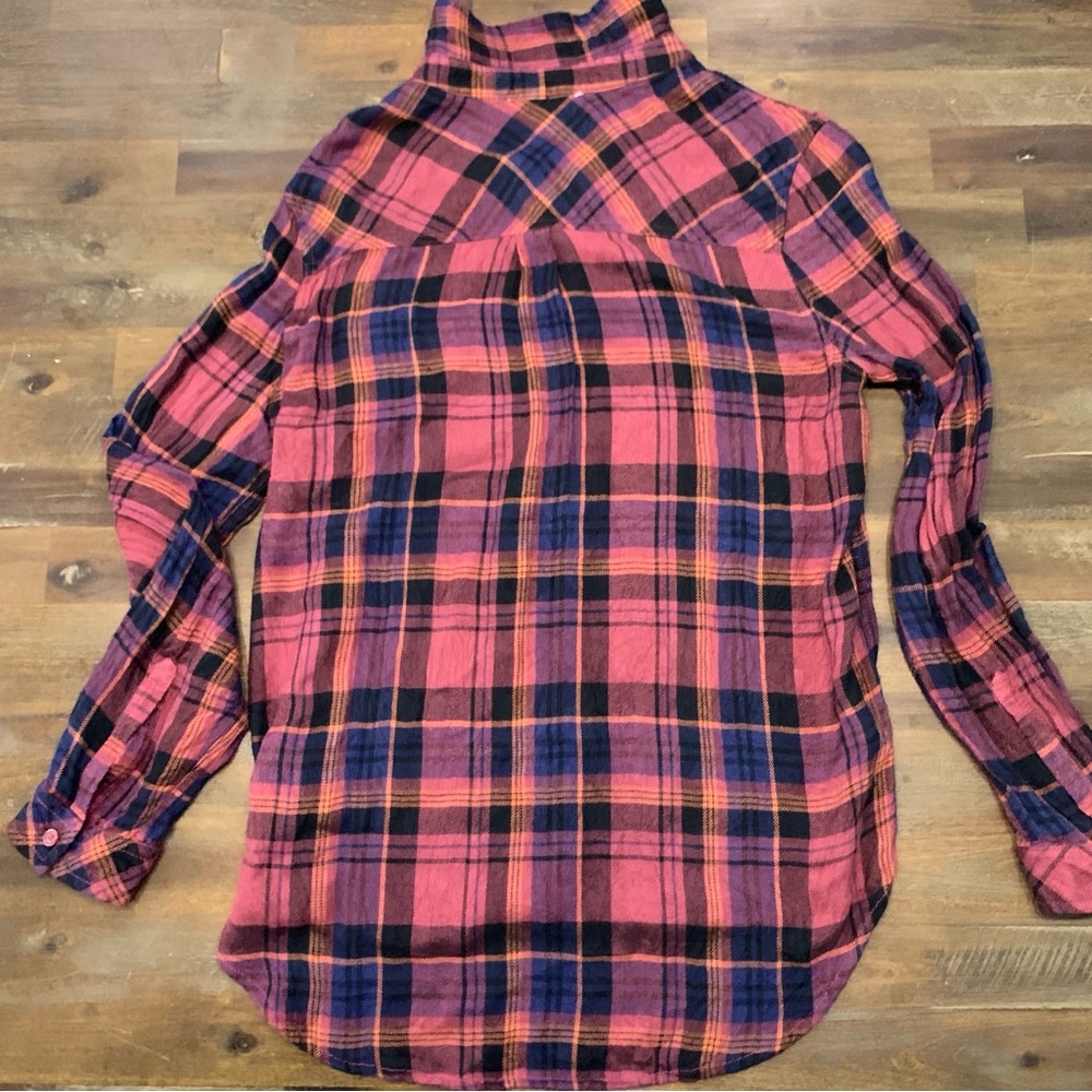 Beach Lunch Lounge multicolored plaid flannel long sleeve button down shirt EUC - Picture 12 of 13